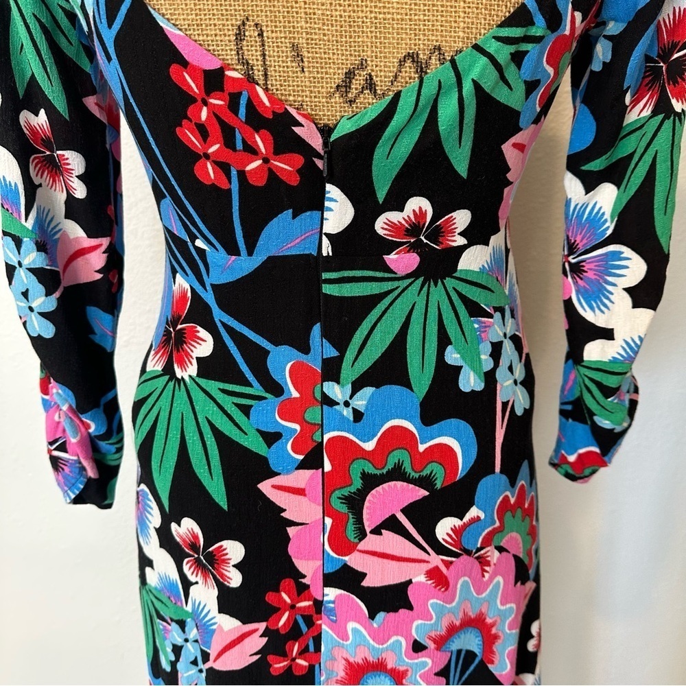 Maeve Vibrant Rouched Floral Backless Dress - Picture 10 of 15